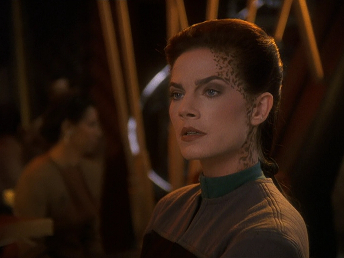 extant_StarTrek_DS9_5x21-SoldiersOfTheEmpire_00926.jpg