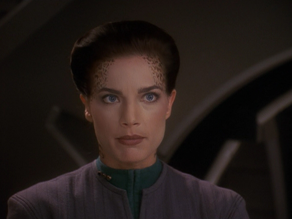 extant_StarTrek_DS9_5x21-SoldiersOfTheEmpire_01029.jpg