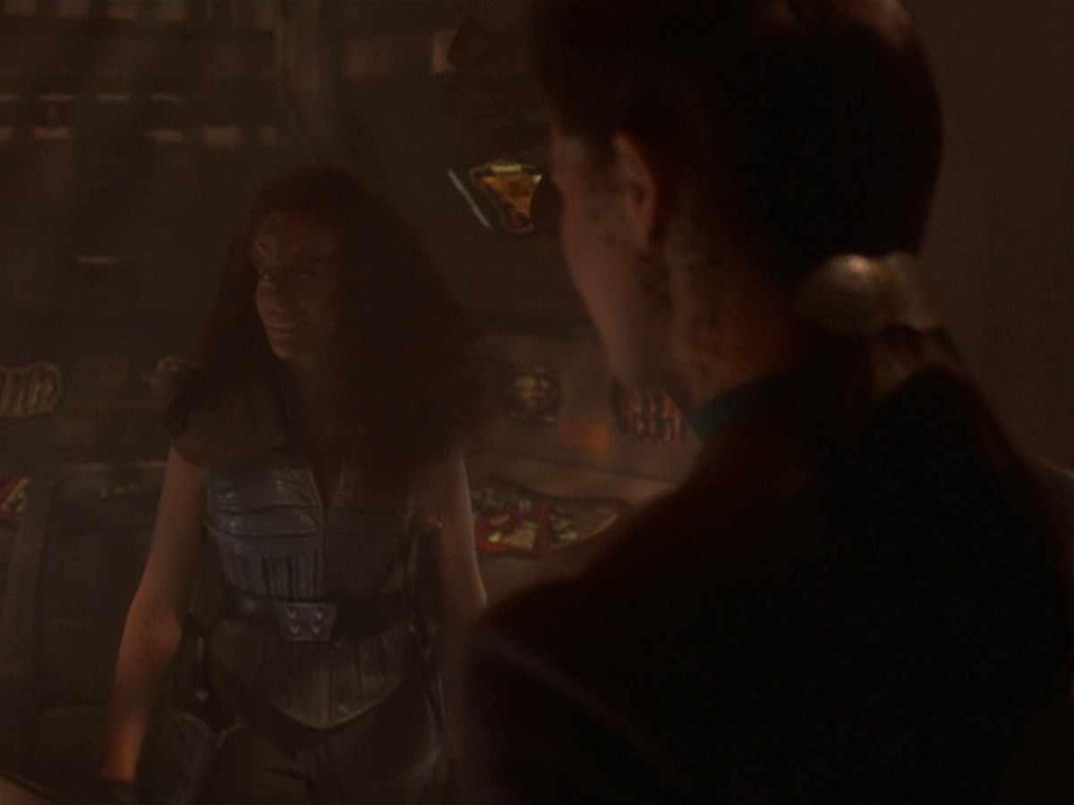 extant_StarTrek_DS9_5x21-SoldiersOfTheEmpire_01080.jpg