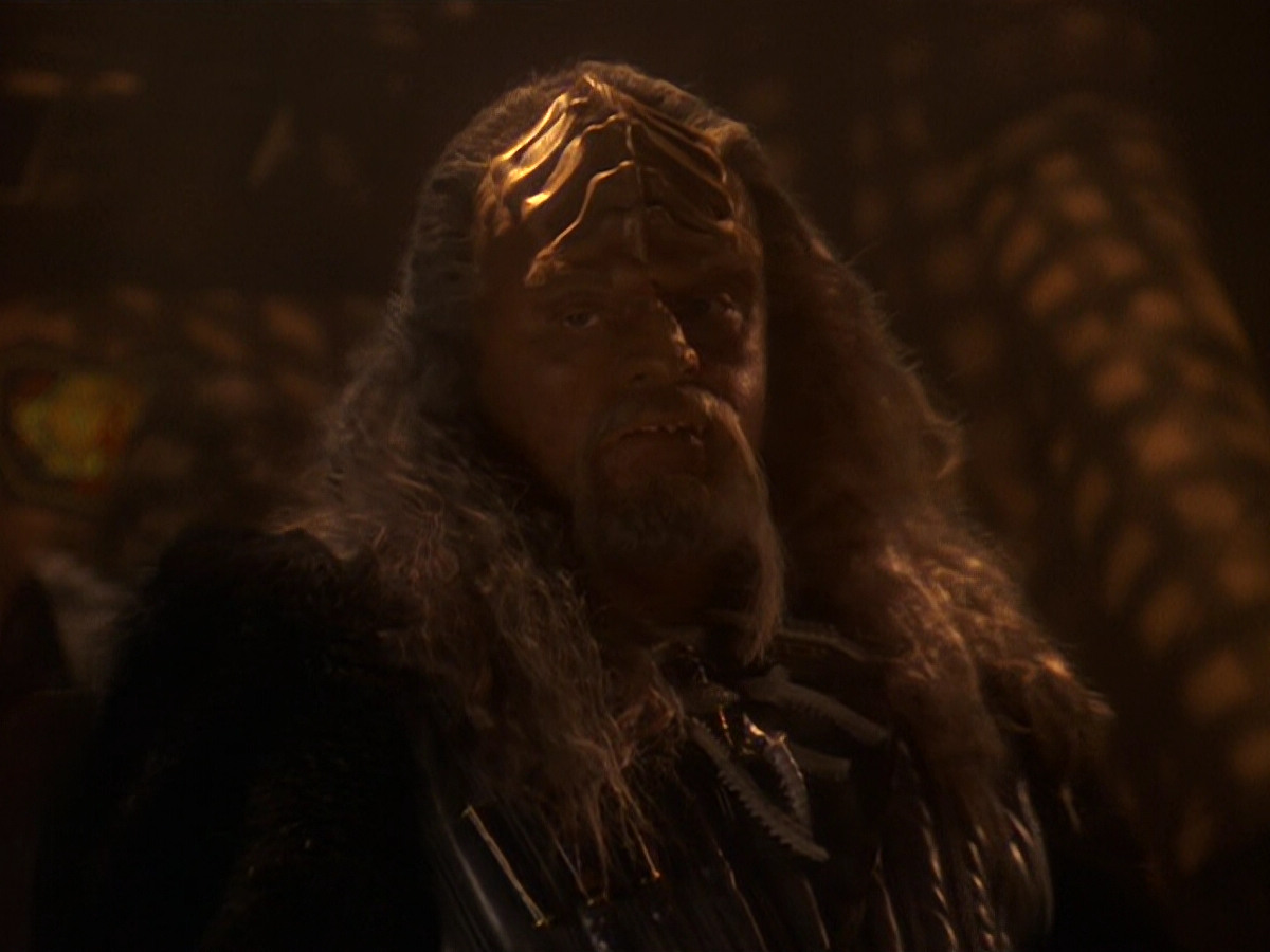 extant_StarTrek_DS9_5x21-SoldiersOfTheEmpire_01446.jpg