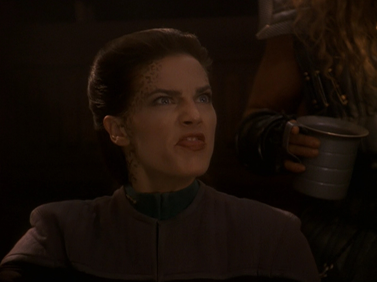 extant_StarTrek_DS9_5x21-SoldiersOfTheEmpire_02374.jpg