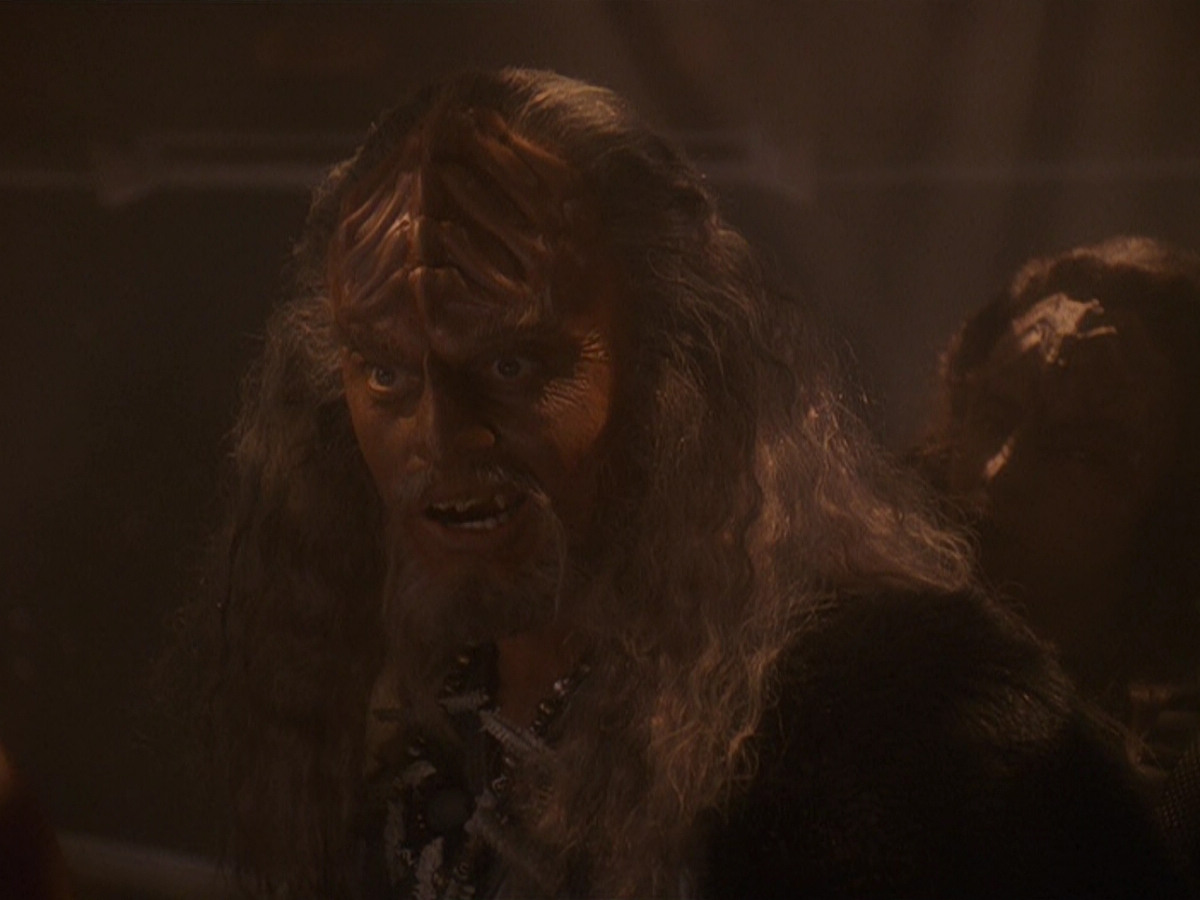 extant_StarTrek_DS9_5x21-SoldiersOfTheEmpire_03220.jpg