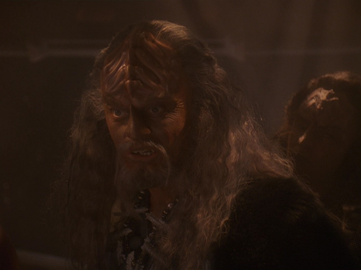 extant_StarTrek_DS9_5x21-SoldiersOfTheEmpire_03222.jpg