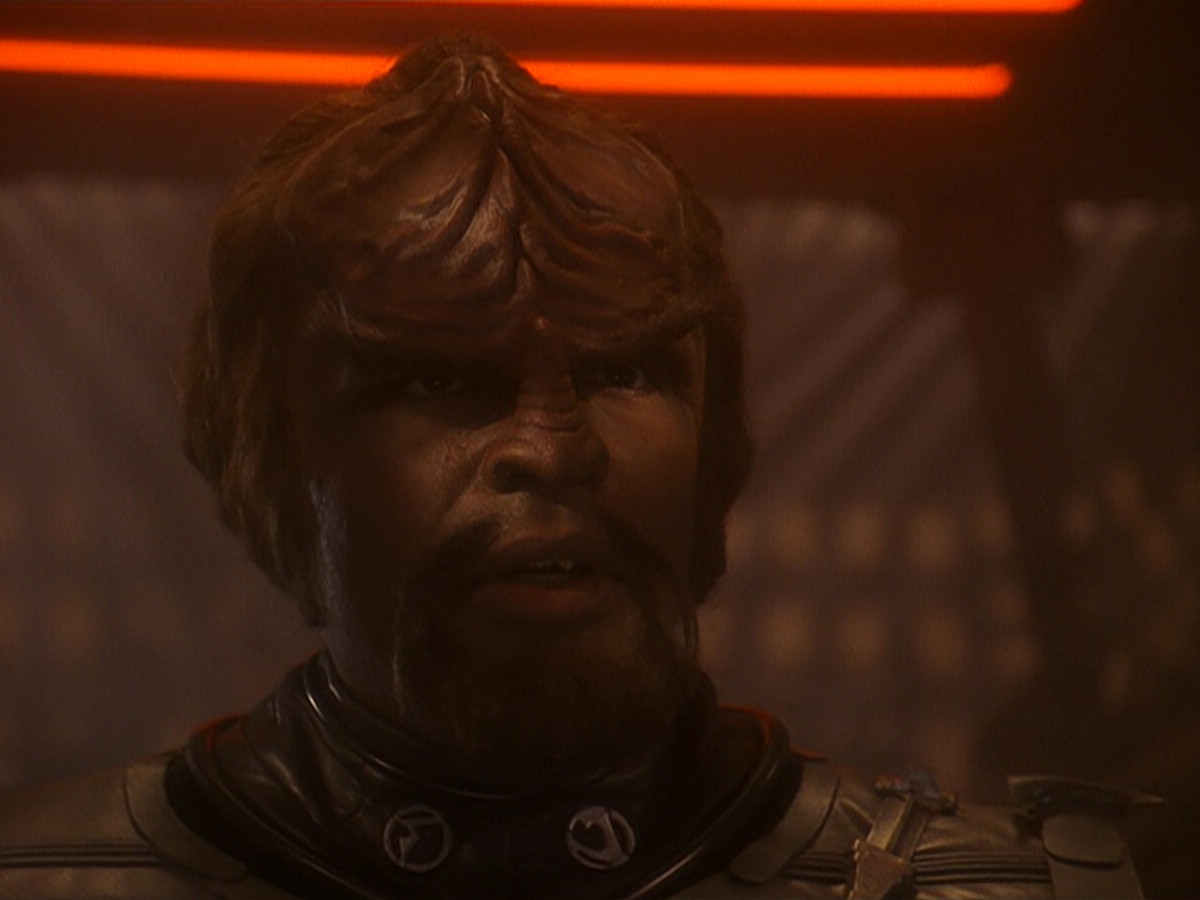extant_StarTrek_DS9_5x21-SoldiersOfTheEmpire_03244.jpg