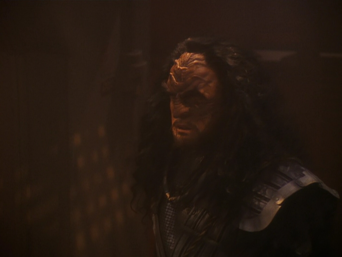 extant_StarTrek_DS9_5x21-SoldiersOfTheEmpire_03258.jpg