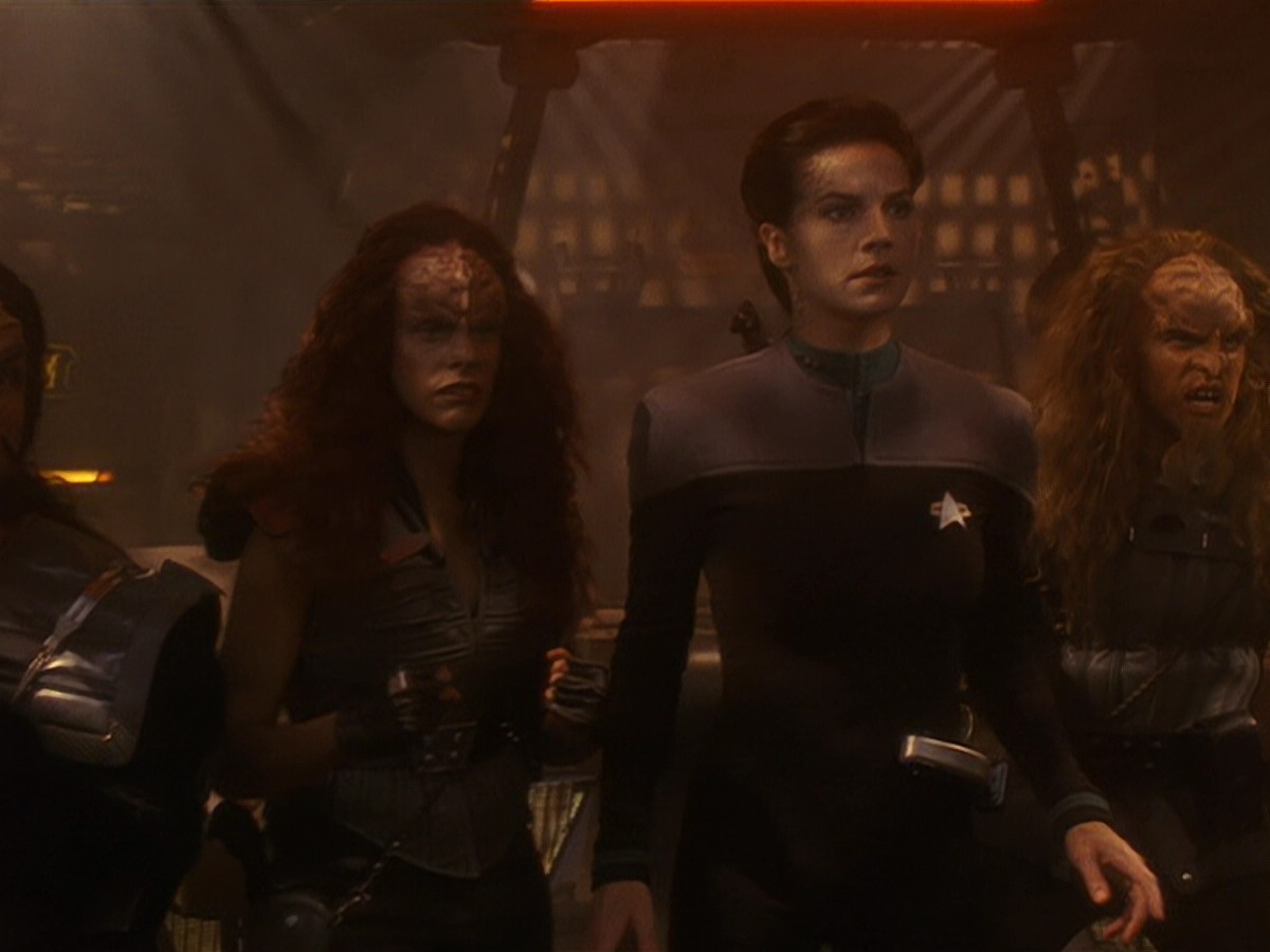 extant_StarTrek_DS9_5x21-SoldiersOfTheEmpire_03292.jpg