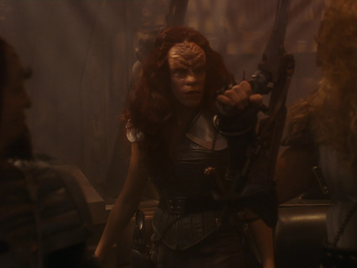 extant_StarTrek_DS9_5x21-SoldiersOfTheEmpire_03396.jpg