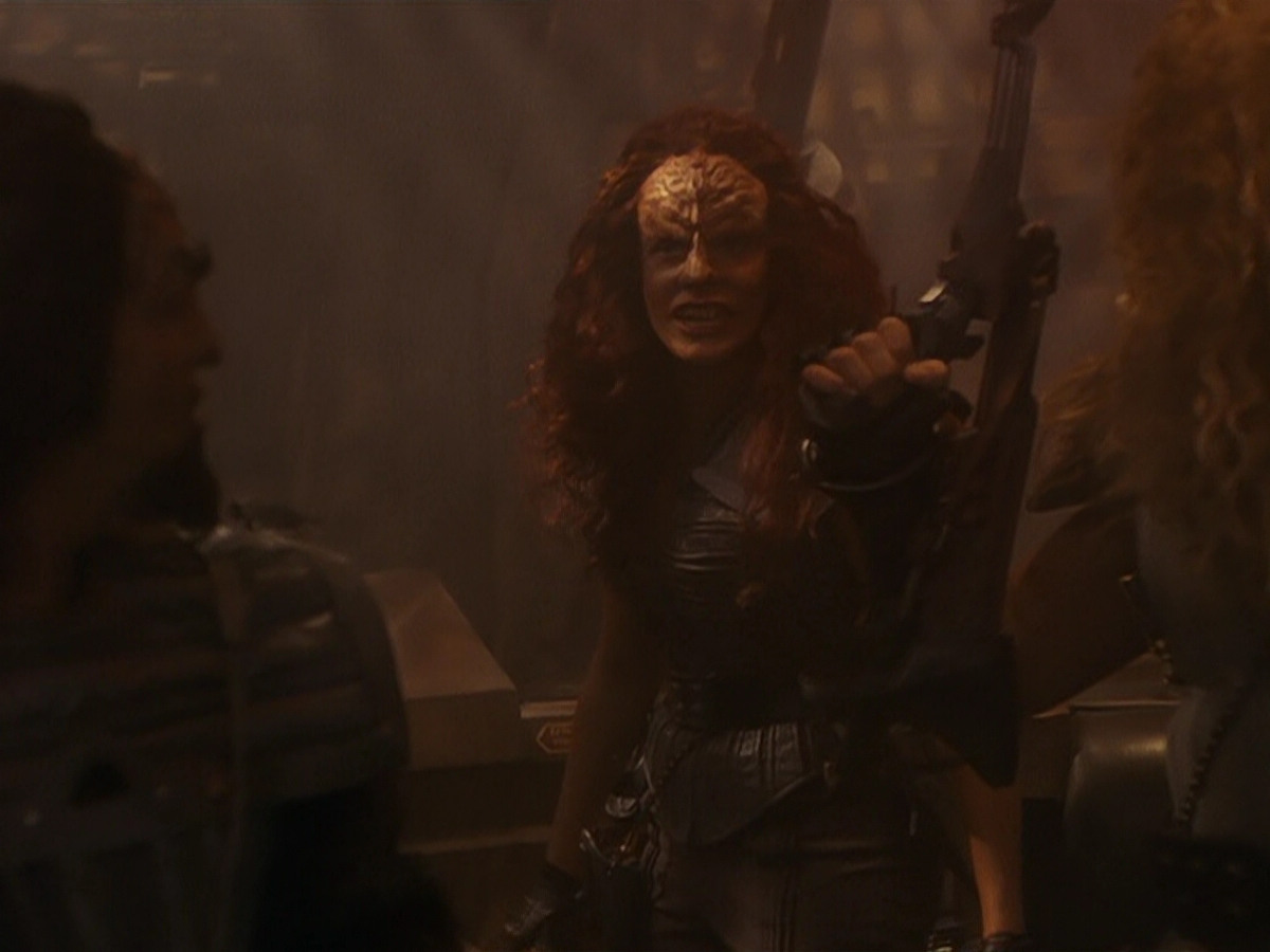 extant_StarTrek_DS9_5x21-SoldiersOfTheEmpire_03402.jpg