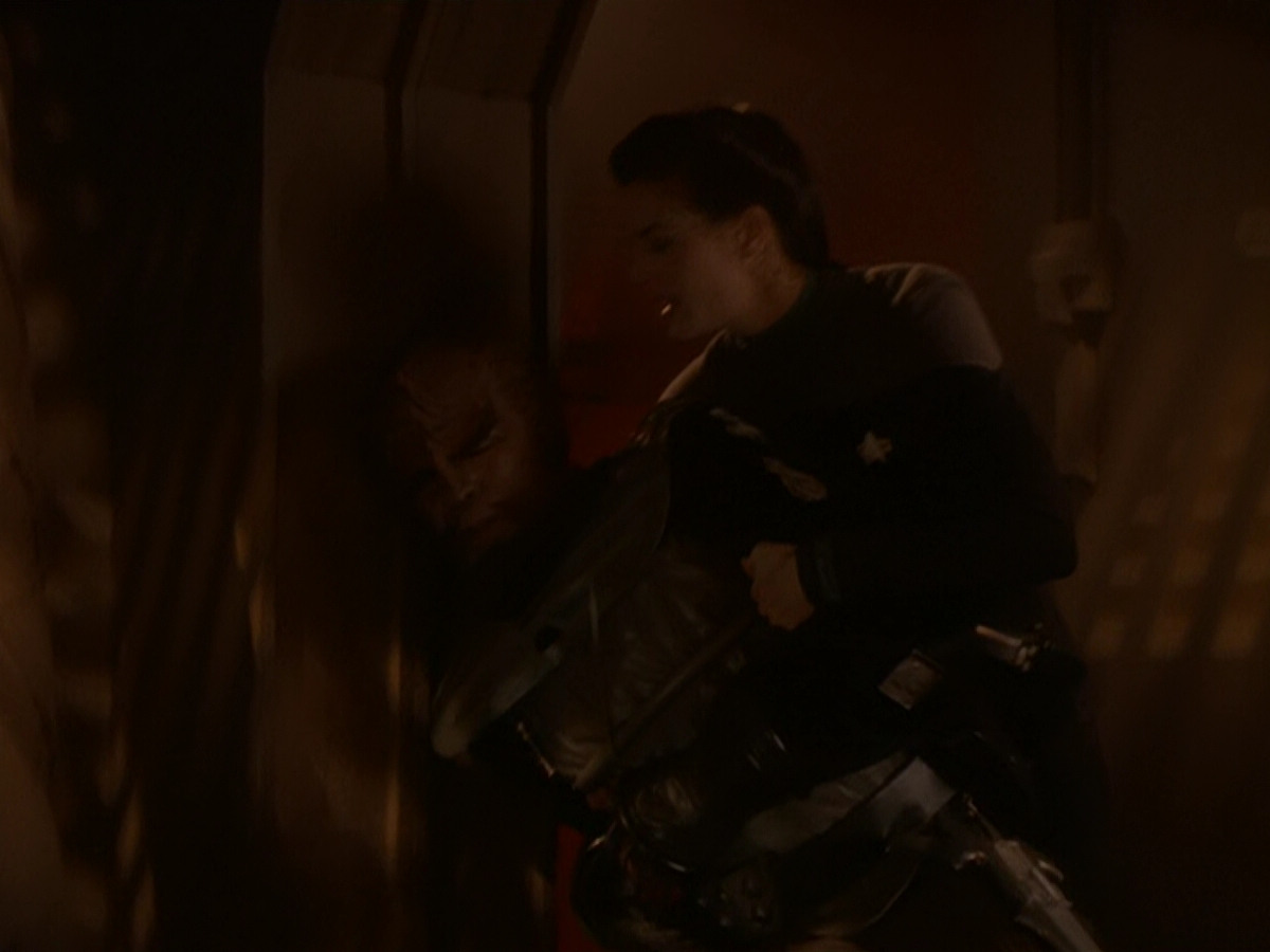 extant_StarTrek_DS9_5x21-SoldiersOfTheEmpire_03419.jpg