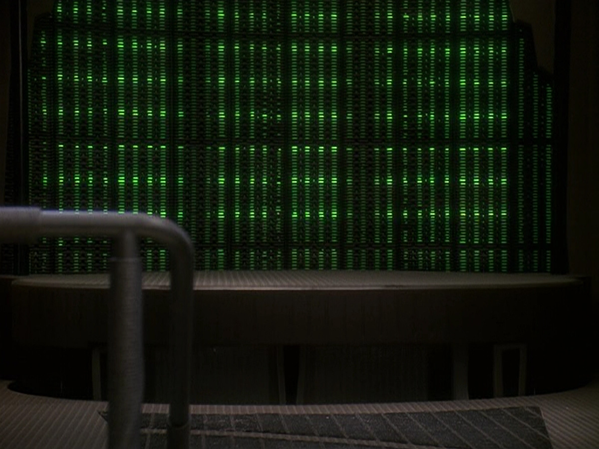 extant_StarTrek_DS9_5x21-SoldiersOfTheEmpire_03501.jpg