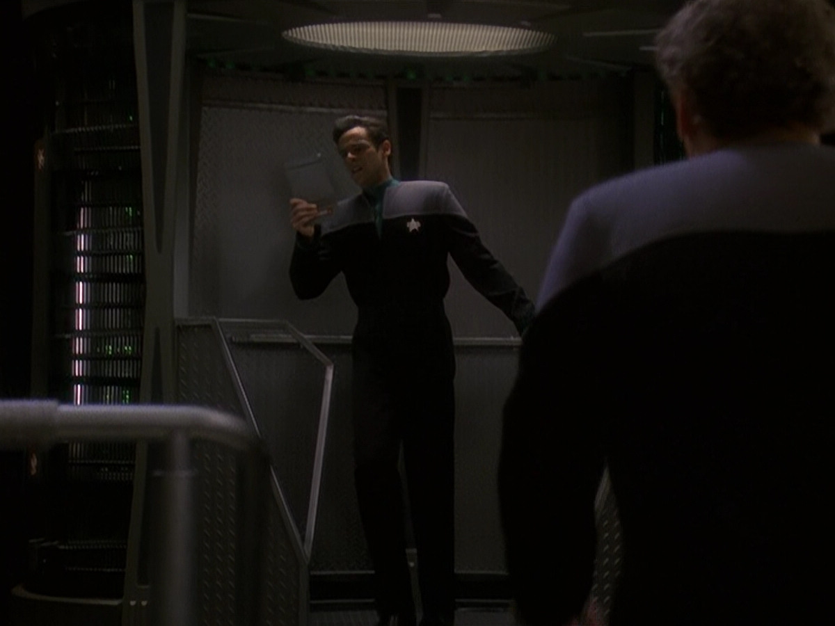 extant_StarTrek_DS9_5x21-SoldiersOfTheEmpire_03508.jpg