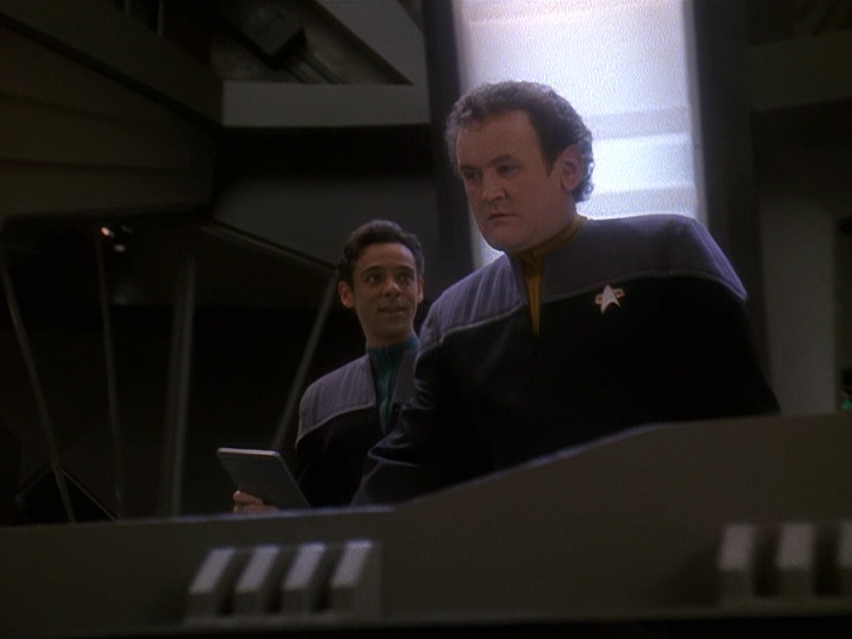 extant_StarTrek_DS9_5x21-SoldiersOfTheEmpire_03519.jpg