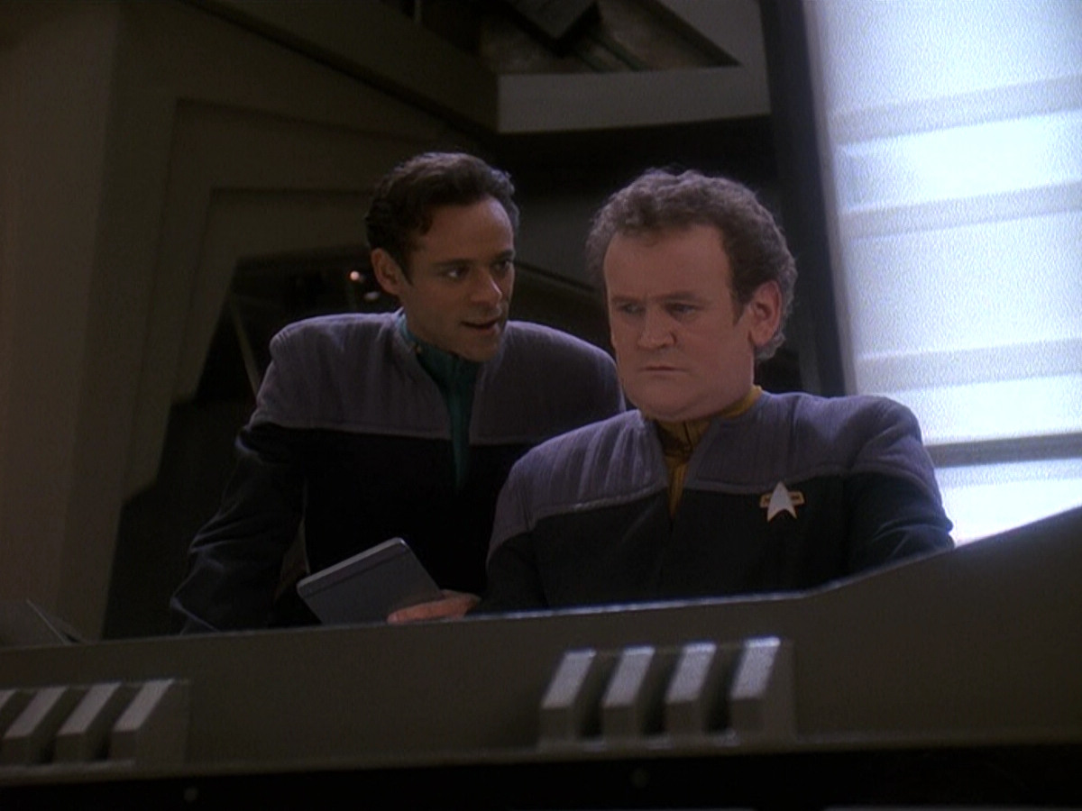 extant_StarTrek_DS9_5x21-SoldiersOfTheEmpire_03528.jpg