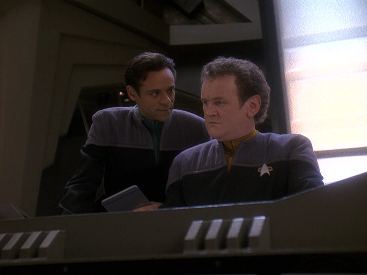 extant_StarTrek_DS9_5x21-SoldiersOfTheEmpire_03529.jpg
