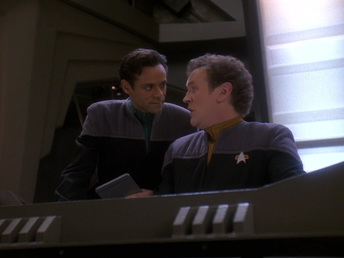 extant_StarTrek_DS9_5x21-SoldiersOfTheEmpire_03530.jpg