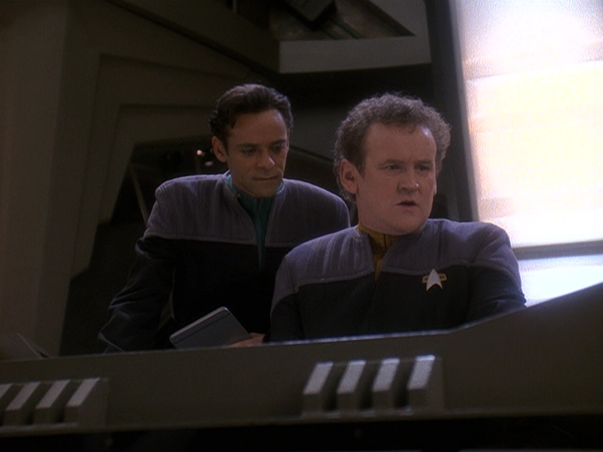 extant_StarTrek_DS9_5x21-SoldiersOfTheEmpire_03533.jpg