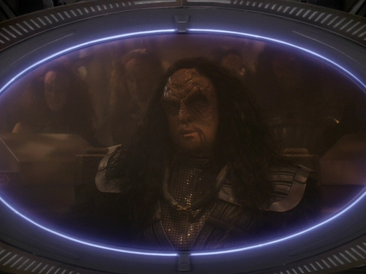 extant_StarTrek_DS9_5x21-SoldiersOfTheEmpire_03550.jpg