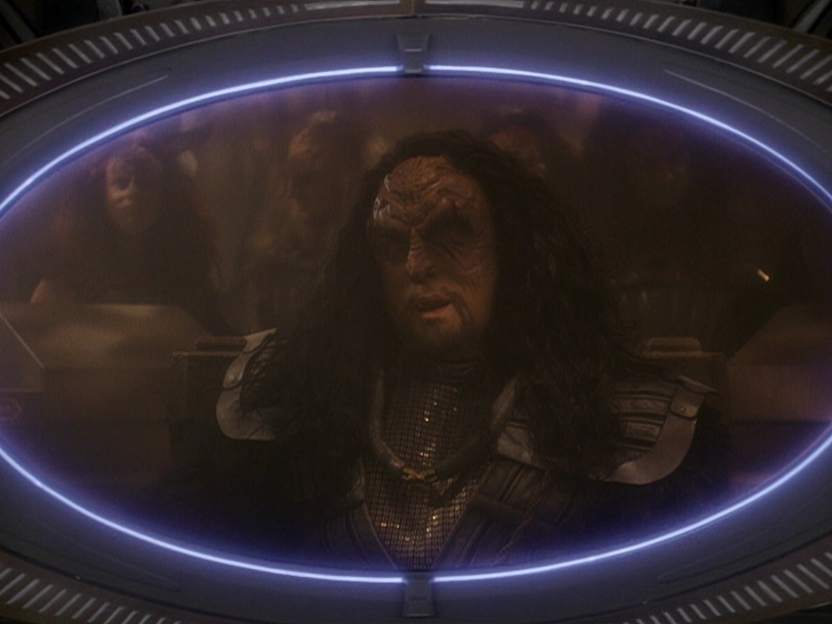 extant_StarTrek_DS9_5x21-SoldiersOfTheEmpire_03551.jpg
