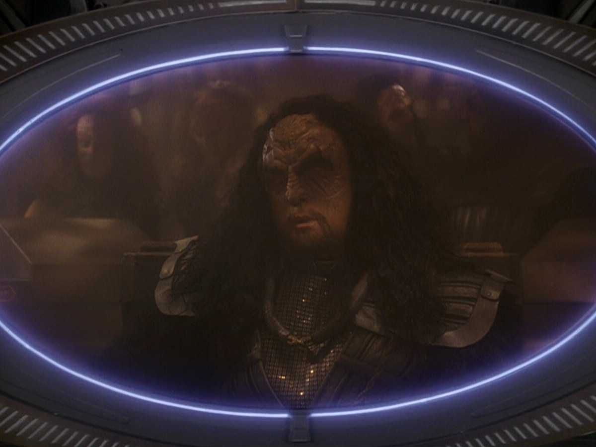 extant_StarTrek_DS9_5x21-SoldiersOfTheEmpire_03566.jpg