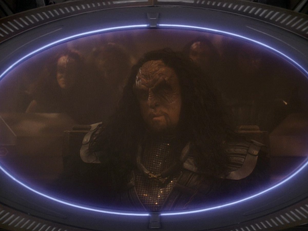 extant_StarTrek_DS9_5x21-SoldiersOfTheEmpire_03571.jpg