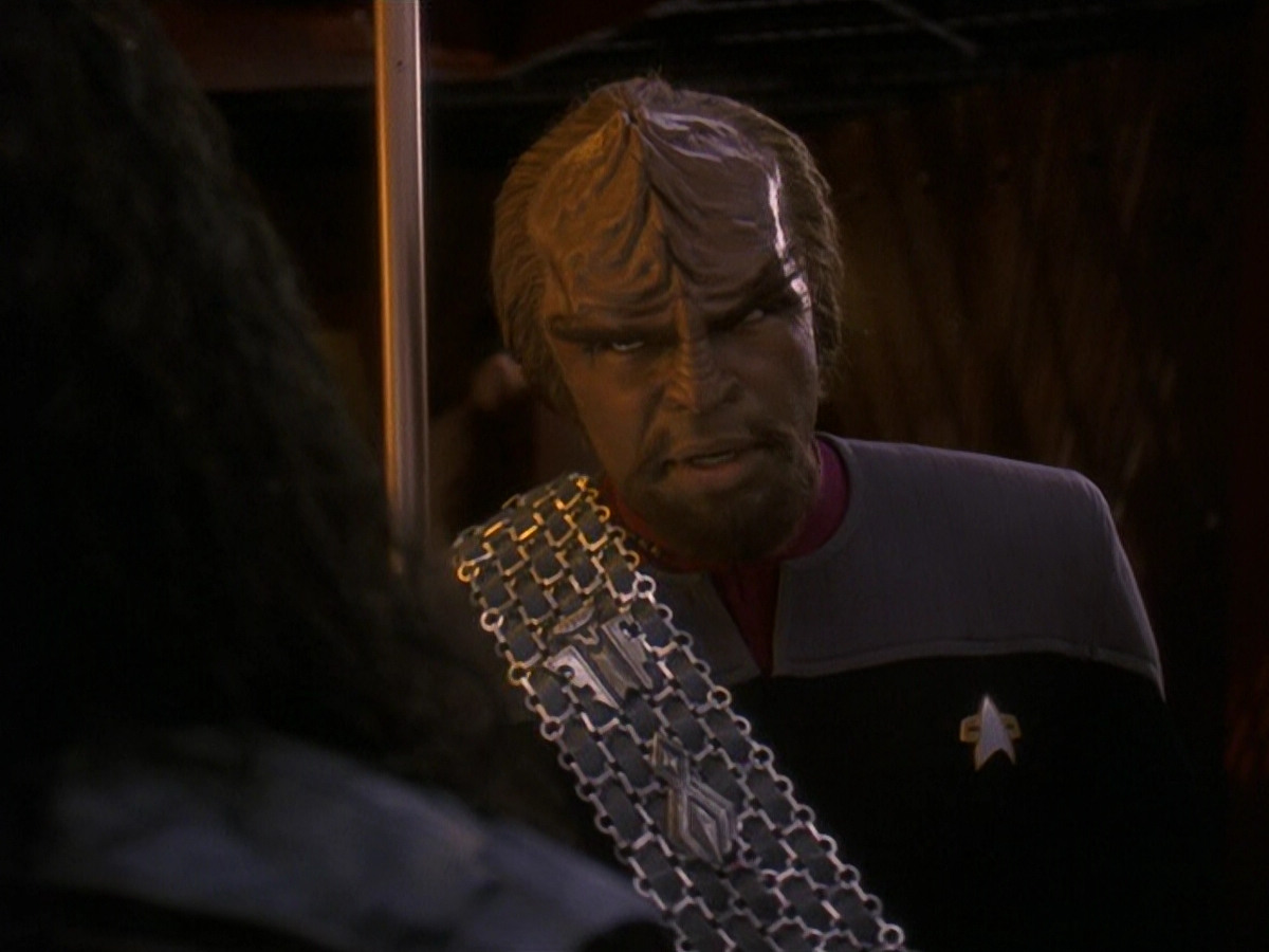 extant_StarTrek_DS9_5x21-SoldiersOfTheEmpire_03654.jpg