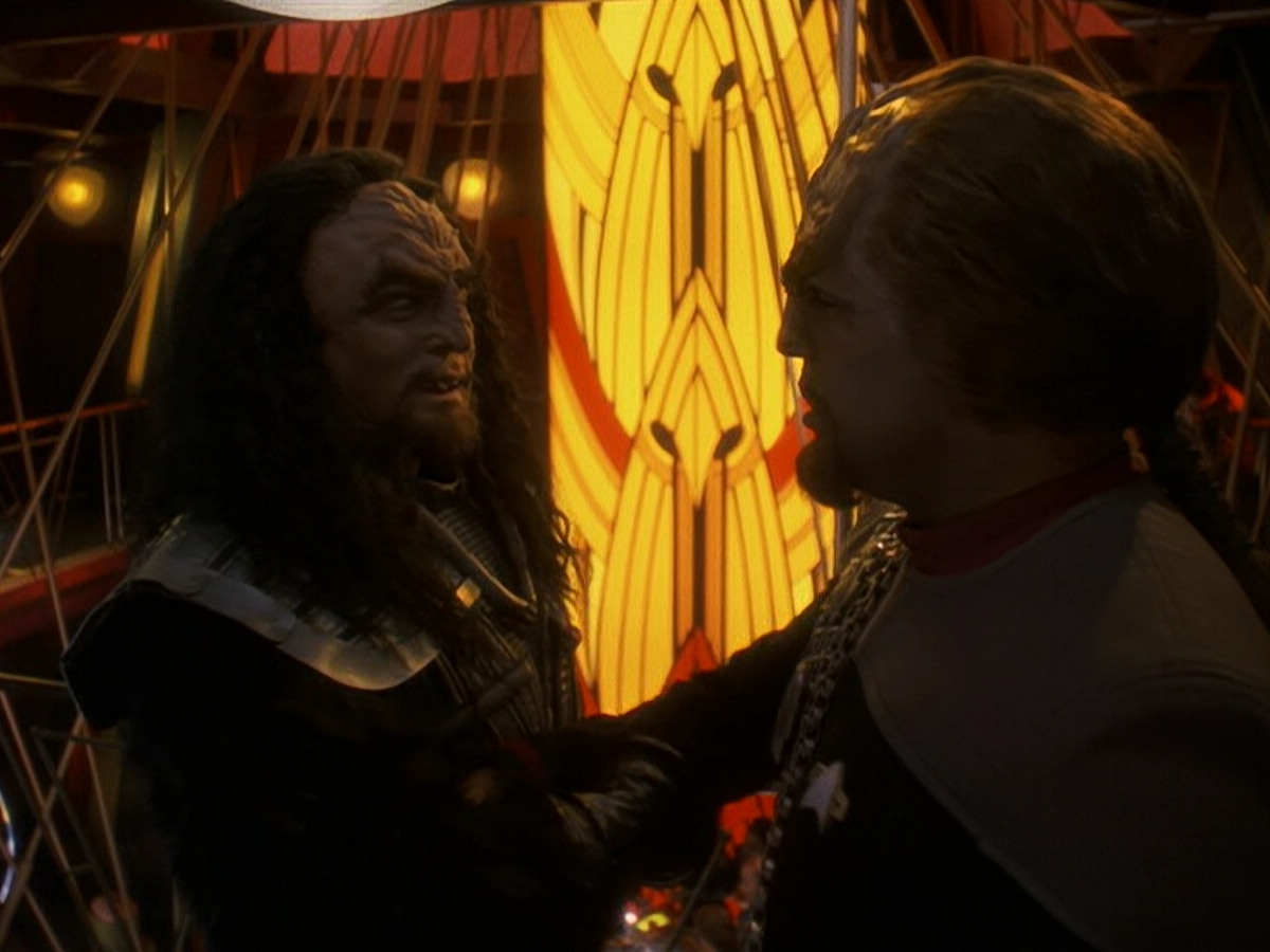 extant_StarTrek_DS9_5x21-SoldiersOfTheEmpire_03759.jpg
