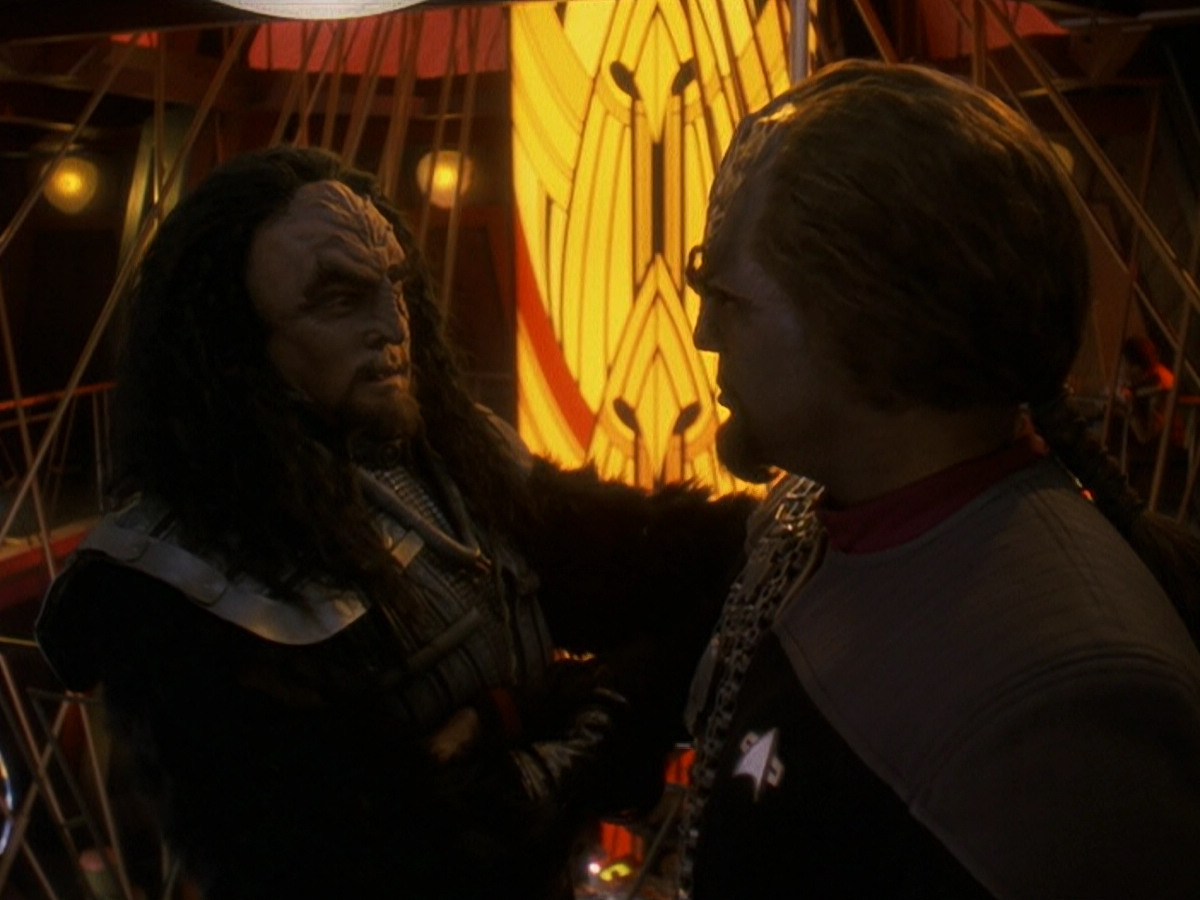 extant_StarTrek_DS9_5x21-SoldiersOfTheEmpire_03764.jpg