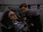 extant_StarTrek_DS9_5x21-SoldiersOfTheEmpire_00064.jpg
