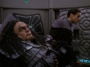 extant_StarTrek_DS9_5x21-SoldiersOfTheEmpire_00077.jpg