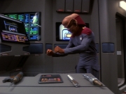 extant_StarTrek_DS9_5x21-SoldiersOfTheEmpire_00166.jpg