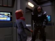 extant_StarTrek_DS9_5x21-SoldiersOfTheEmpire_00173.jpg