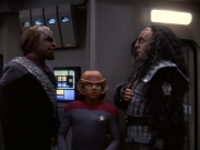 extant_StarTrek_DS9_5x21-SoldiersOfTheEmpire_00186.jpg