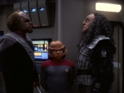 extant_StarTrek_DS9_5x21-SoldiersOfTheEmpire_00193.jpg