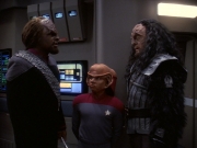 extant_StarTrek_DS9_5x21-SoldiersOfTheEmpire_00199.jpg