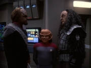 extant_StarTrek_DS9_5x21-SoldiersOfTheEmpire_00202.jpg