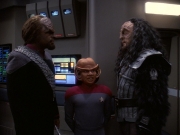 extant_StarTrek_DS9_5x21-SoldiersOfTheEmpire_00203.jpg