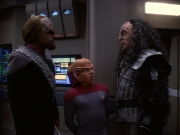 extant_StarTrek_DS9_5x21-SoldiersOfTheEmpire_00204.jpg
