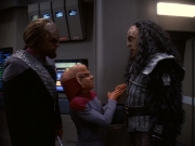 extant_StarTrek_DS9_5x21-SoldiersOfTheEmpire_00209.jpg