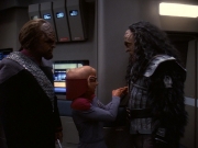 extant_StarTrek_DS9_5x21-SoldiersOfTheEmpire_00212.jpg