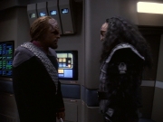 extant_StarTrek_DS9_5x21-SoldiersOfTheEmpire_00220.jpg