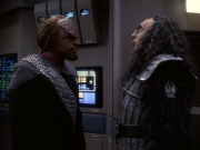 extant_StarTrek_DS9_5x21-SoldiersOfTheEmpire_00223.jpg