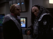 extant_StarTrek_DS9_5x21-SoldiersOfTheEmpire_00225.jpg