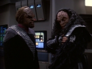 extant_StarTrek_DS9_5x21-SoldiersOfTheEmpire_00227.jpg