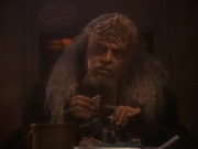 Filename=extant_StarTrek_DS9_5x21-SoldiersOfTheEmpire_01541.jpg
Filesize=138KiB
Dimensions=1200x900
Date added=Dec 20, 2019 extant_StarTrek_DS9_5x21-SoldiersOfTheEmpire_01541.jpg