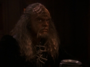 extant_StarTrek_DS9_5x21-SoldiersOfTheEmpire_01864.jpg