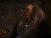 extant_StarTrek_DS9_5x21-SoldiersOfTheEmpire_03081.jpg