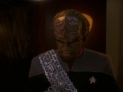 extant_StarTrek_DS9_5x21-SoldiersOfTheEmpire_03742.jpg