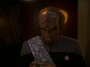 extant_StarTrek_DS9_5x21-SoldiersOfTheEmpire_03743.jpg