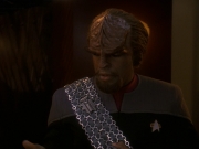 extant_StarTrek_DS9_5x21-SoldiersOfTheEmpire_03750.jpg