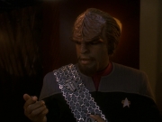 extant_StarTrek_DS9_5x21-SoldiersOfTheEmpire_03751.jpg
